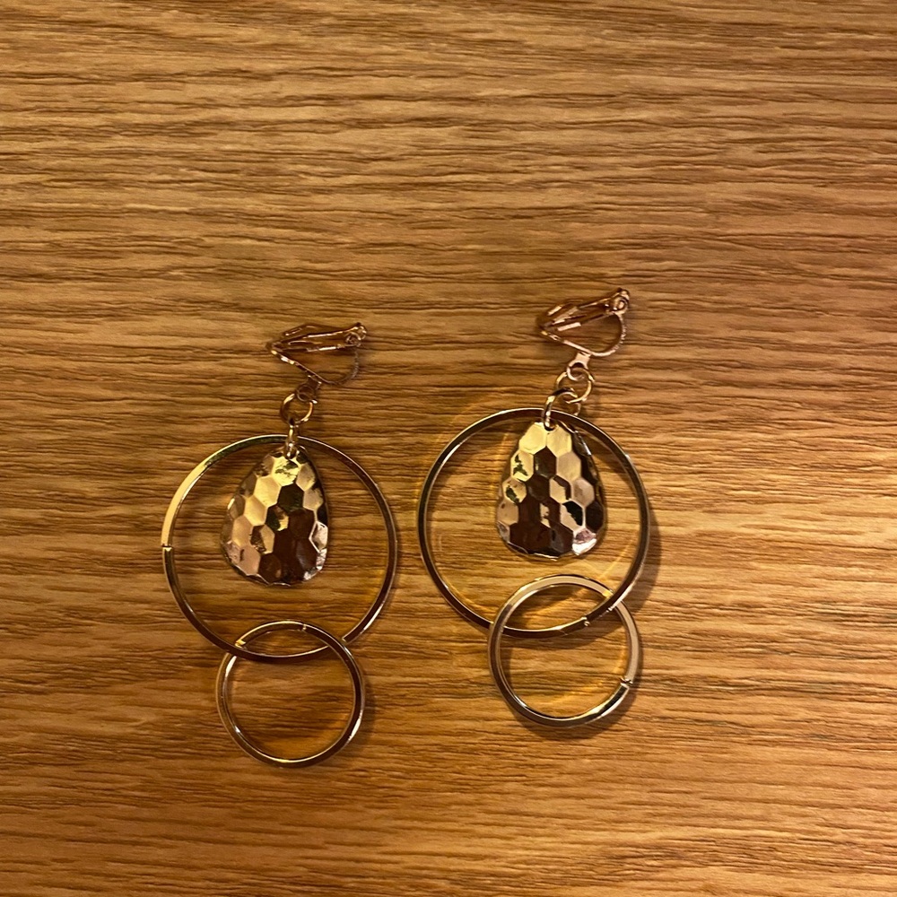 Clip on earrings abstract